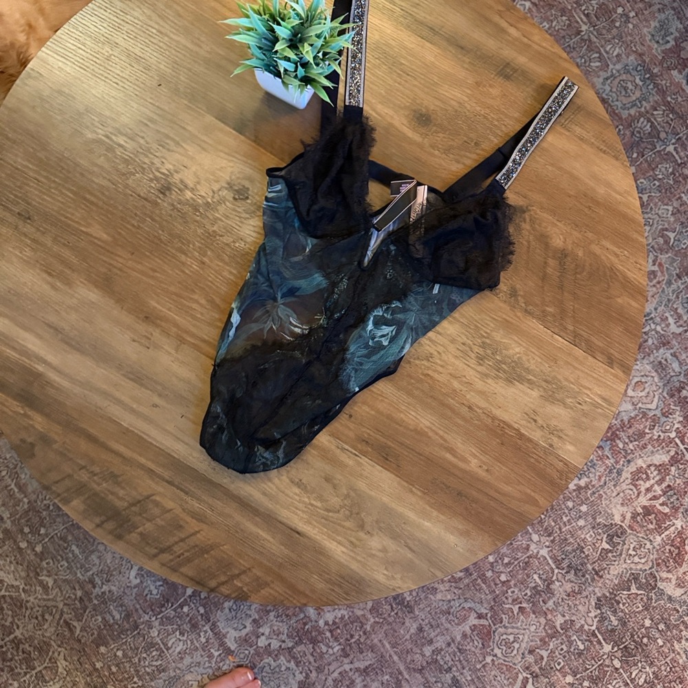 Victoria's Secret Very Sexy Shine Black Green Lace Bodysuit M New - Picture 12 of 12